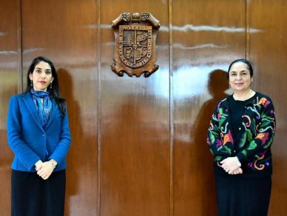 Verónica Hernández y Sara Ladrón de Guevara firman acuerdo de colaboración entre FGE y UV