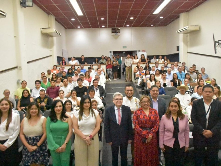 La Fiscalía General del Estado en coordinación con el Órgano Público Local Electoral de Veracruz, llevaron a cabo la conferencia denominada “Delitos Electorales”.