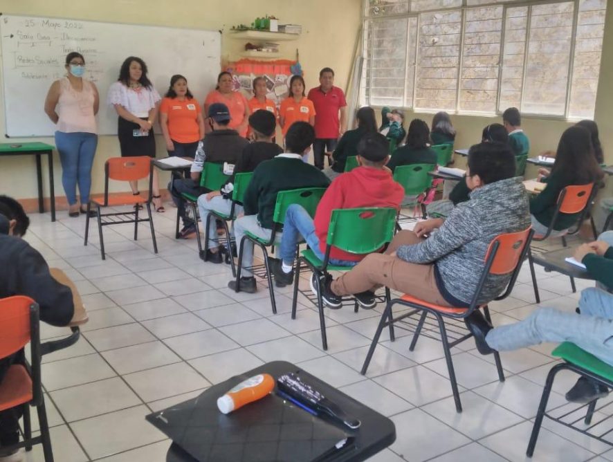 FGE imparte pláticas a pueblos indígenas y escuelas para erradicar violencia contra las mujeres