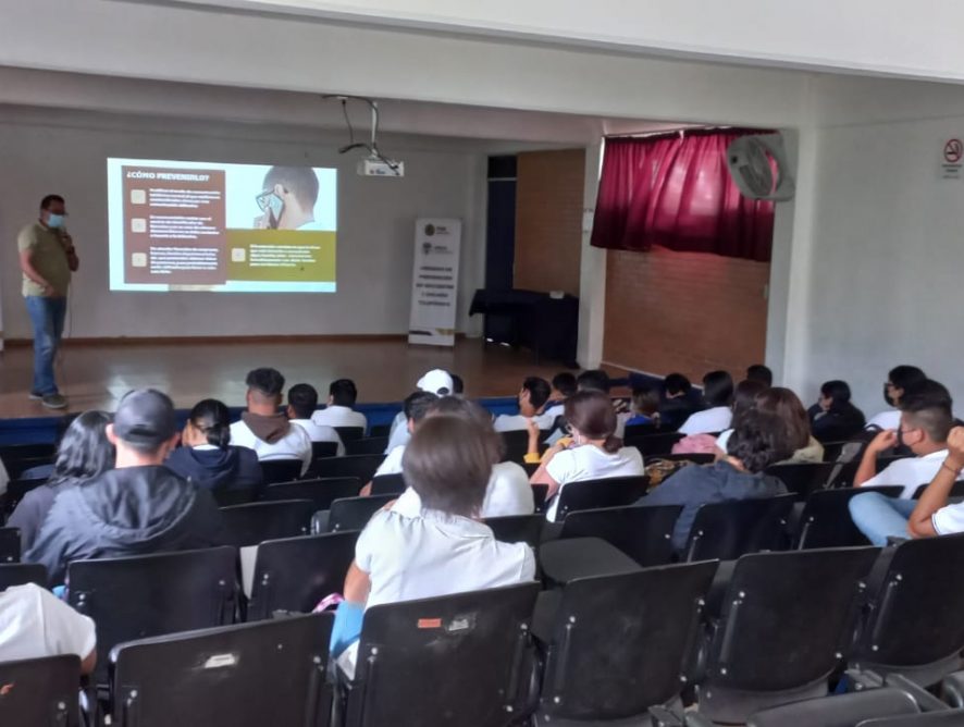 Imparte UECS conferencia de fomento al autocuidado en sector estudiantil.