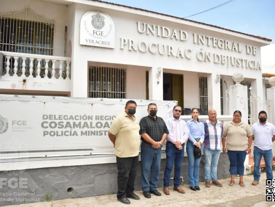 FISCAL GENERAL SUPERVISA TRABAJO DE SERVIDORES PÚBLICOS EN COSAMALOAPAN