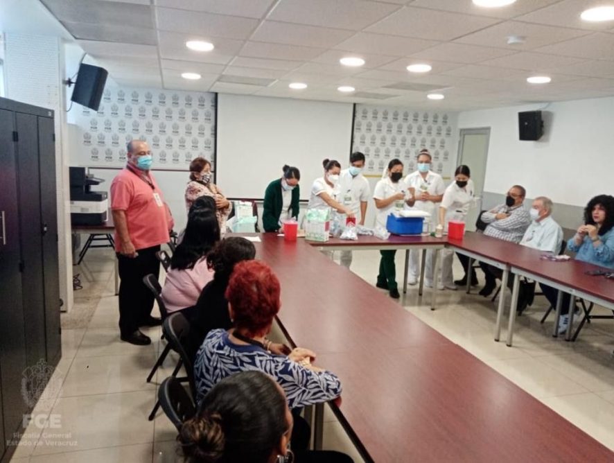 Realizan FGE e IMSS jornada de vacunación