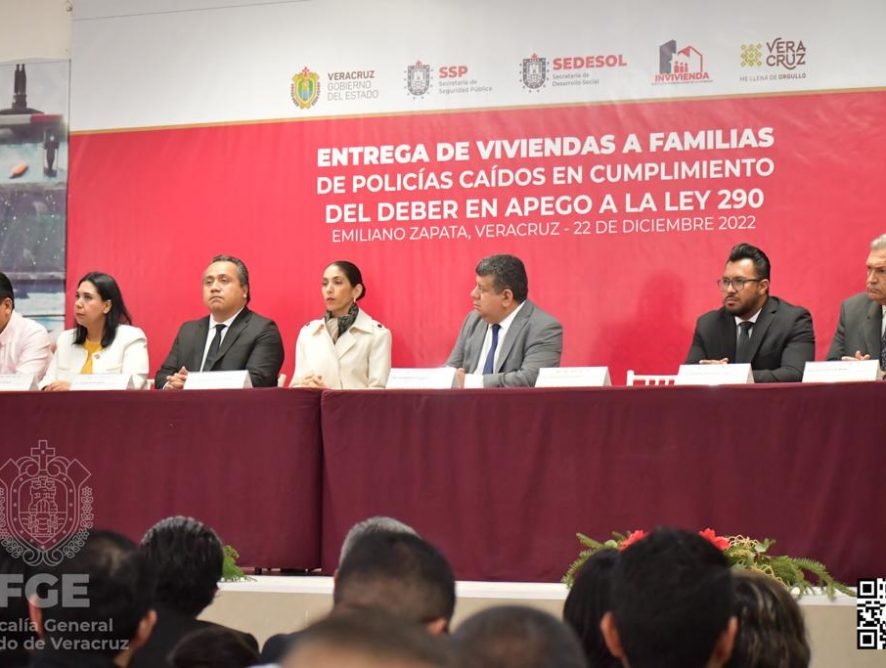 FISCAL GENERAL ACUDE A LA ENTREGA DE VIVIENDAS A FAMILIAS DE POLICÍAS CAÍDOS EN CUMPLIMIENTO DE SU DEBER