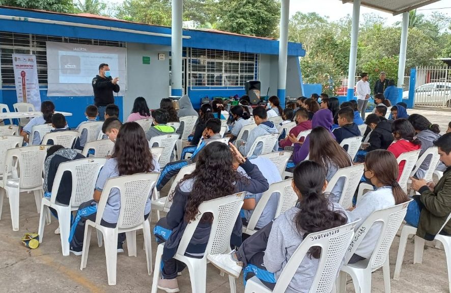 Capacita UECS a alumnos en prevención de delitos de extorsión y narcomenudeo