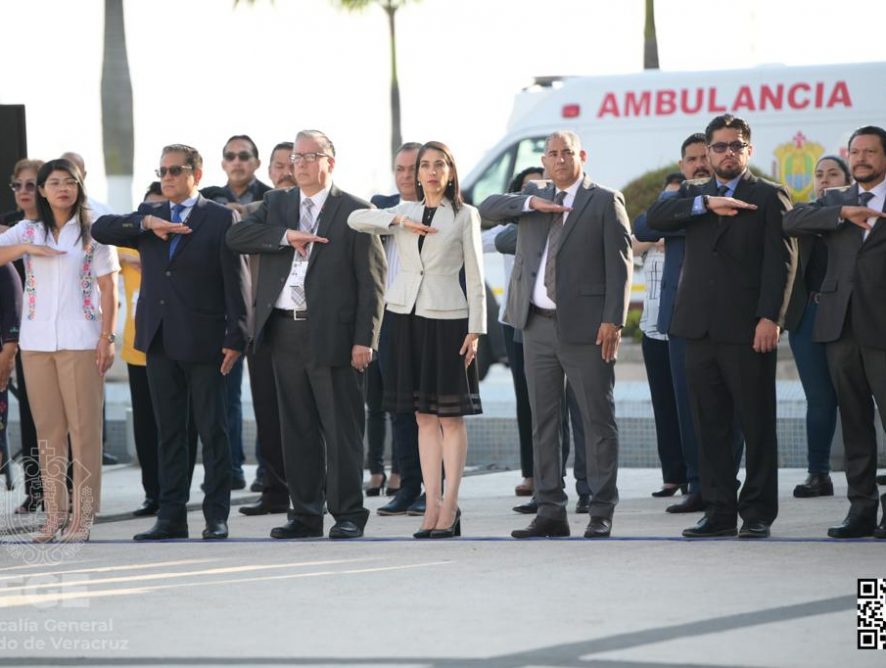 FISCAL GENERAL ENCABEZA CEREMONIA DE HONORES A LA BANDERA EN OFICINAS CENTRALES