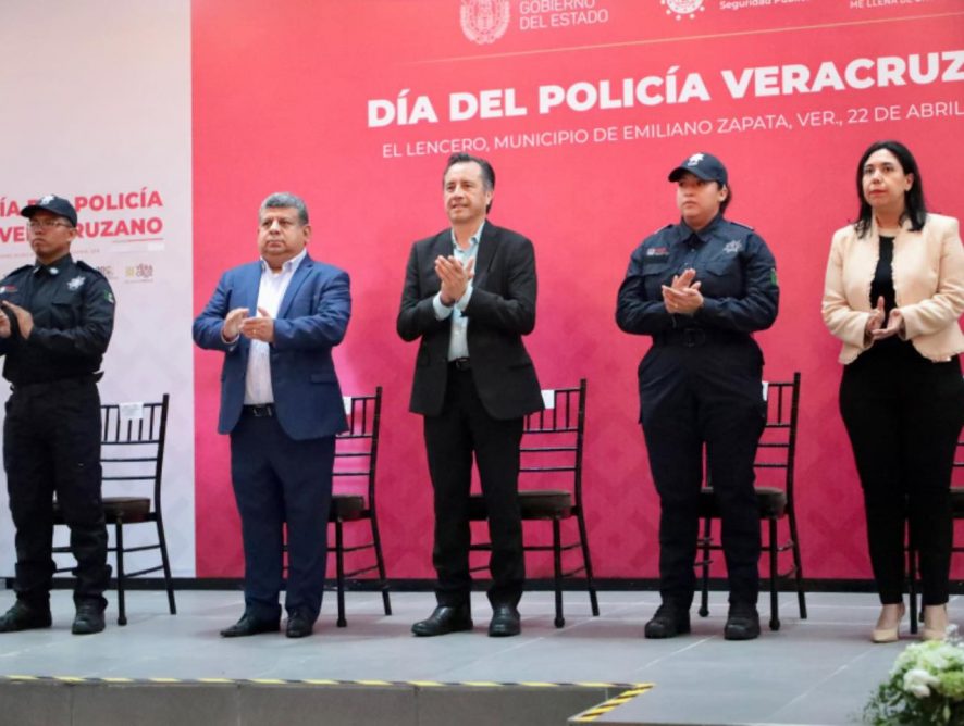 La Fiscalía General reconoce a los policías veracruzanos en su Día