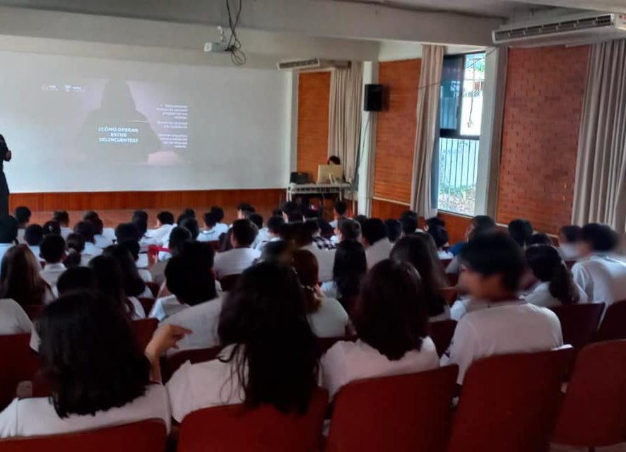 UECS impartió plática preventiva relacionada al Engaño Telefónico y la Extorsión en su modalidad de Sexting, Grooming, Morphing y Ciberbullying a los alumnos del C.B.T.I.S. 67