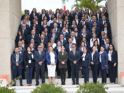 FISCAL GENERAL ENCABEZA CEREMONIA DE HONORES A LA BANDERA EN OFICINAS CENTRALES