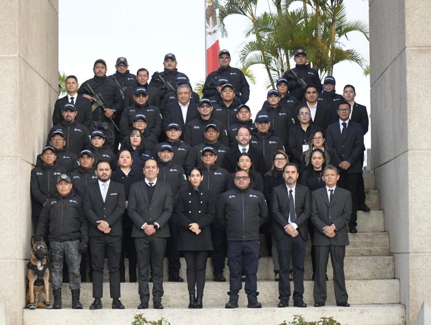 FISCAL GENERAL ENCABEZA CEREMONIA DE HONORES A LA BANDERA EN OFICINAS CENTRALES