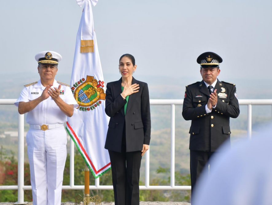 FISCAL GENERAL ACUDE A LA CEREMONIA CÍVICA CONMEMORATIVA POR EL DÍA DE LA BANDERA