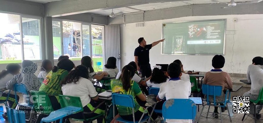 Capacita UECS a alumnos en los delitos de engaño telefónico y extorsión en sus diferentes modalidades