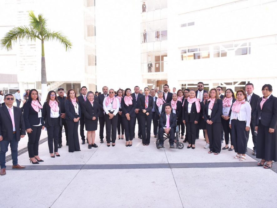 FISCALÍA GENERAL REALIZA CEREMONIA DE HONORES A LA BANDERA EN OFICINAS CENTRALES