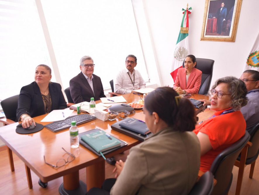 LA FISCAL GENERAL SE REÚNE CON INTEGRANTES DEL SINDICATO SIEDIPEV