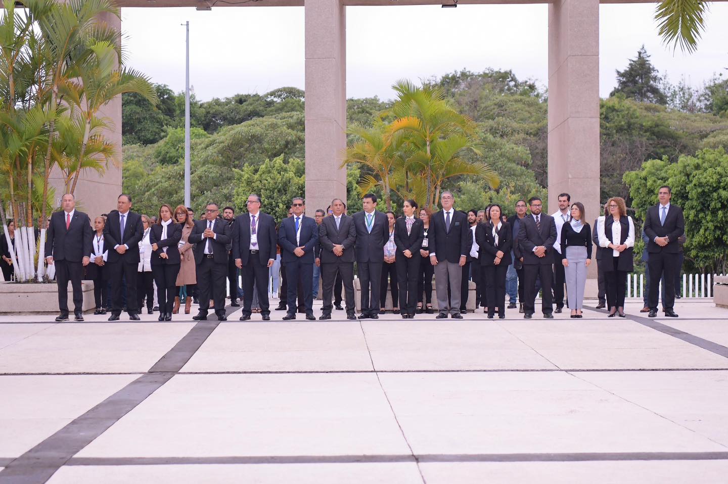 FISCAL GENERAL ENCABEZA CEREMONIA DE HONORES A LA BANDERA EN OFICINAS CENTRALES