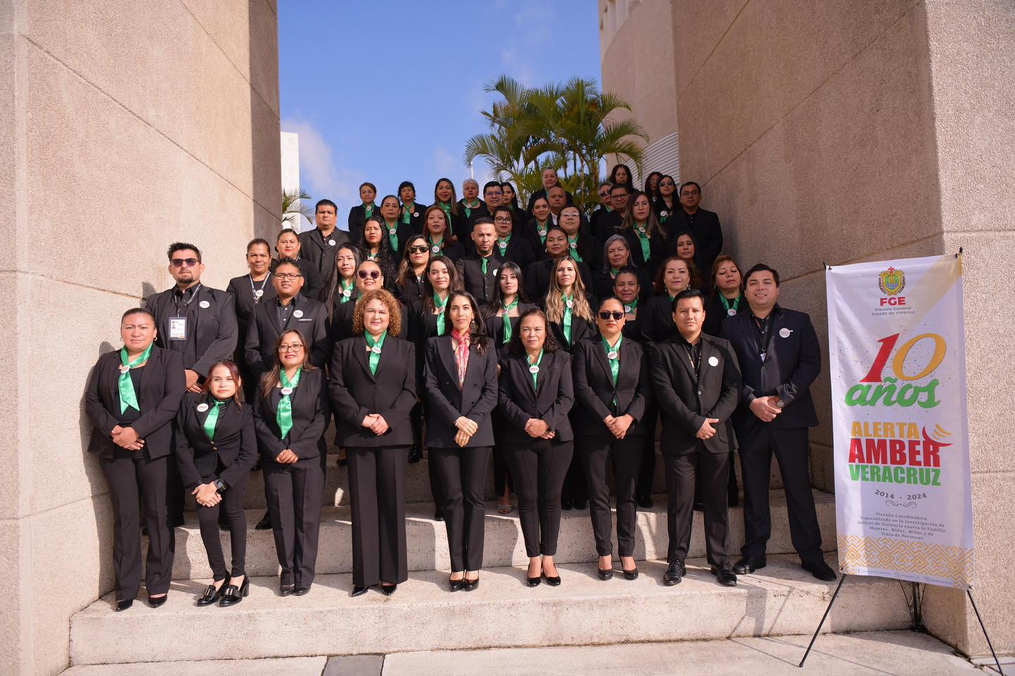 FISCALÍA GENERAL REALIZA CEREMONIA DE HONORES A LA BANDERA EN OFICINAS CENTRALES