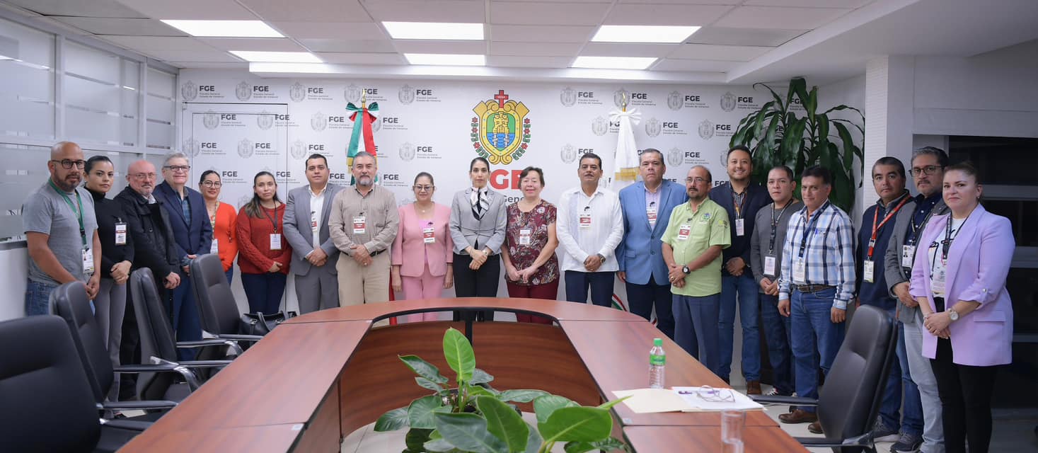 FISCAL GENERAL SOSTIENE REUNIÓN CON SECRETARIOS GENERALES DE SINDICATOS Y AGREMIADOS