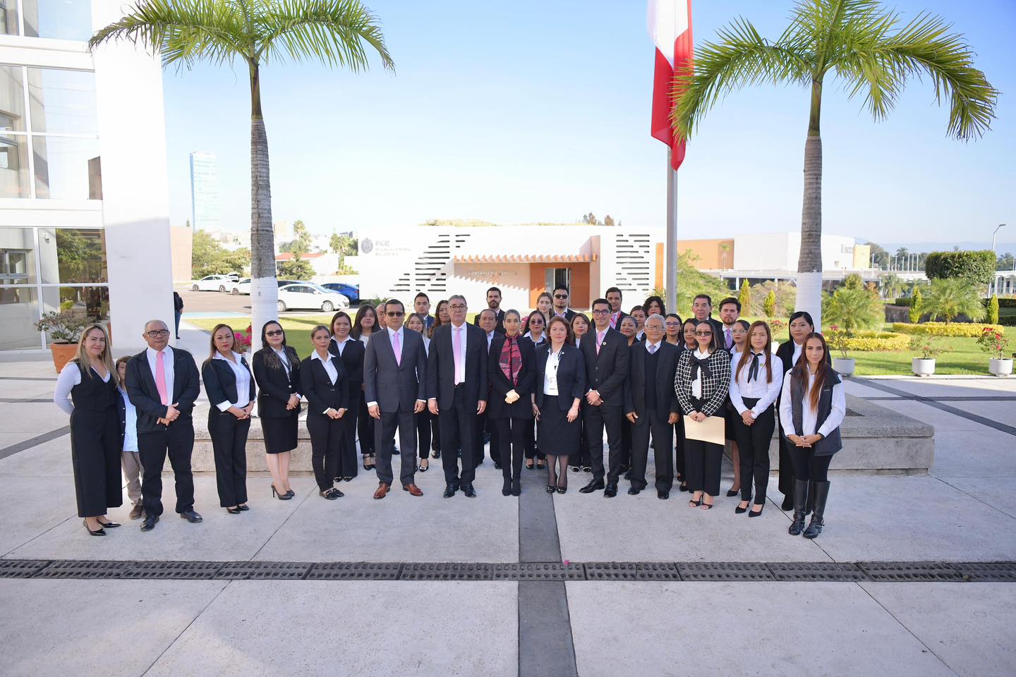 FISCAL GENERAL ENCABEZA CEREMONIA DE HONORES A LA BANDERA EN OFICINAS CENTRALES