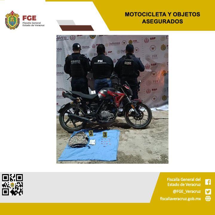 MOTOCICLETA Y OBJETOS ASEGURADOS EN OPERATIVO DE CATEO CON FUERZAS ESTATALES EN TRES VALLES