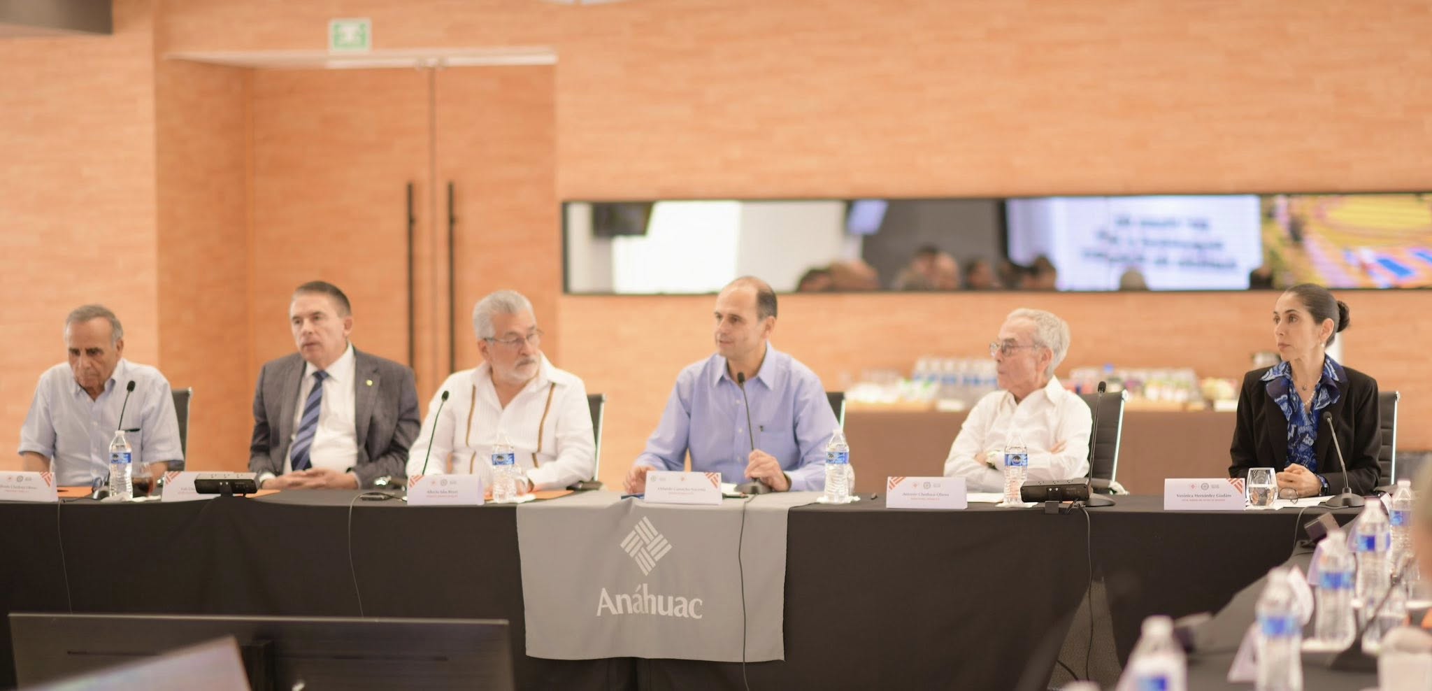 FISCAL GENERAL ASISTE A LA QUINCUAGÉSIMA SESIÓN DE LA MESA CIUDADANA DE SEGURIDAD Y JUSTICIA DE XALAPA