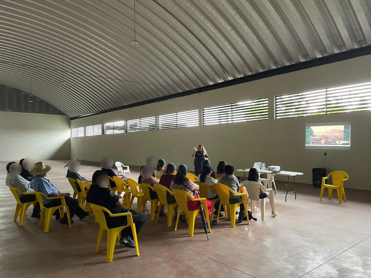 Imparte UECS plática preventiva relacionada al secuestro y engaño telefónico
