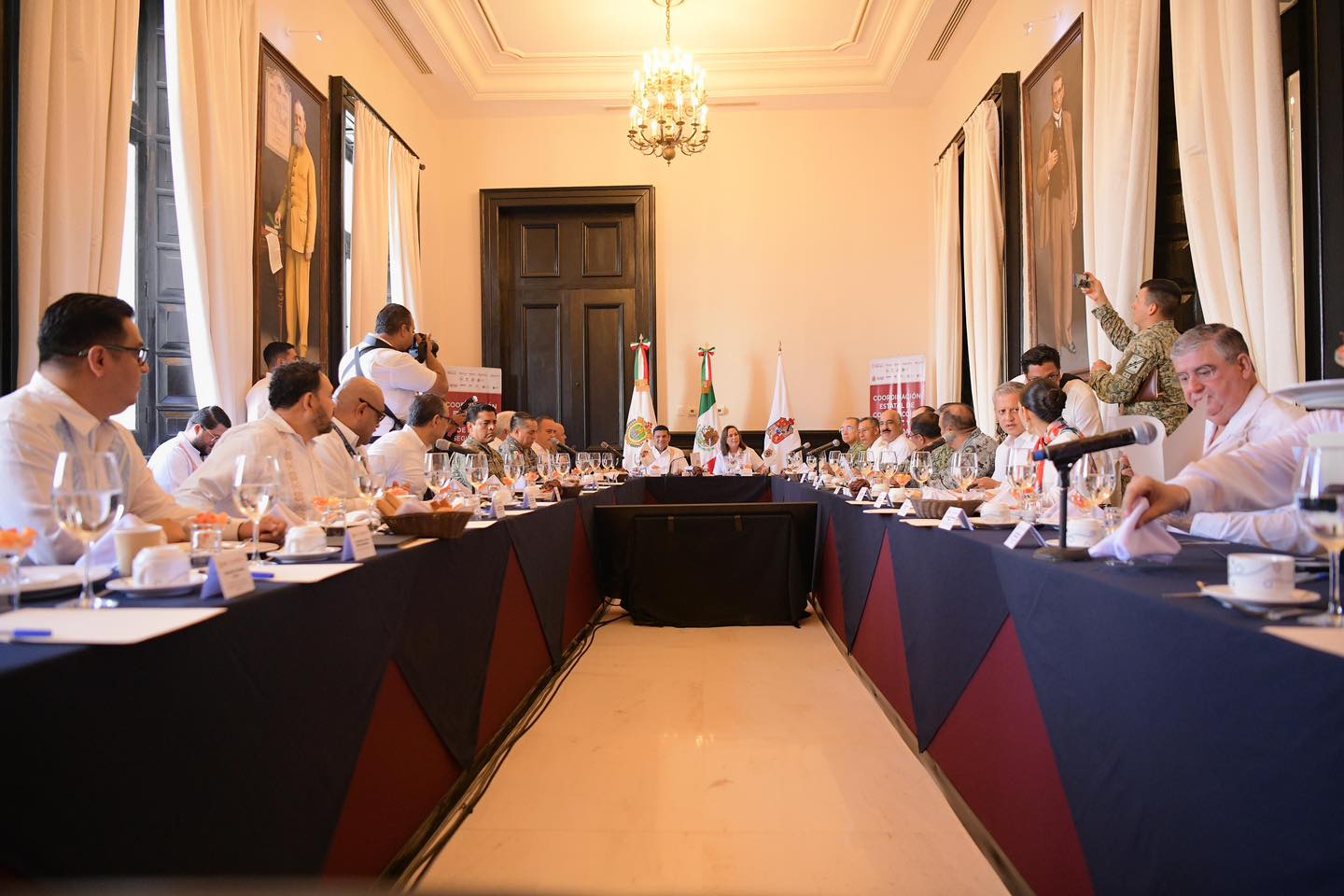 La Fiscal General asiste a Mesa de Coordinación Estatal de Construcción de Paz y Seguridad Veracruz-Tabasco.