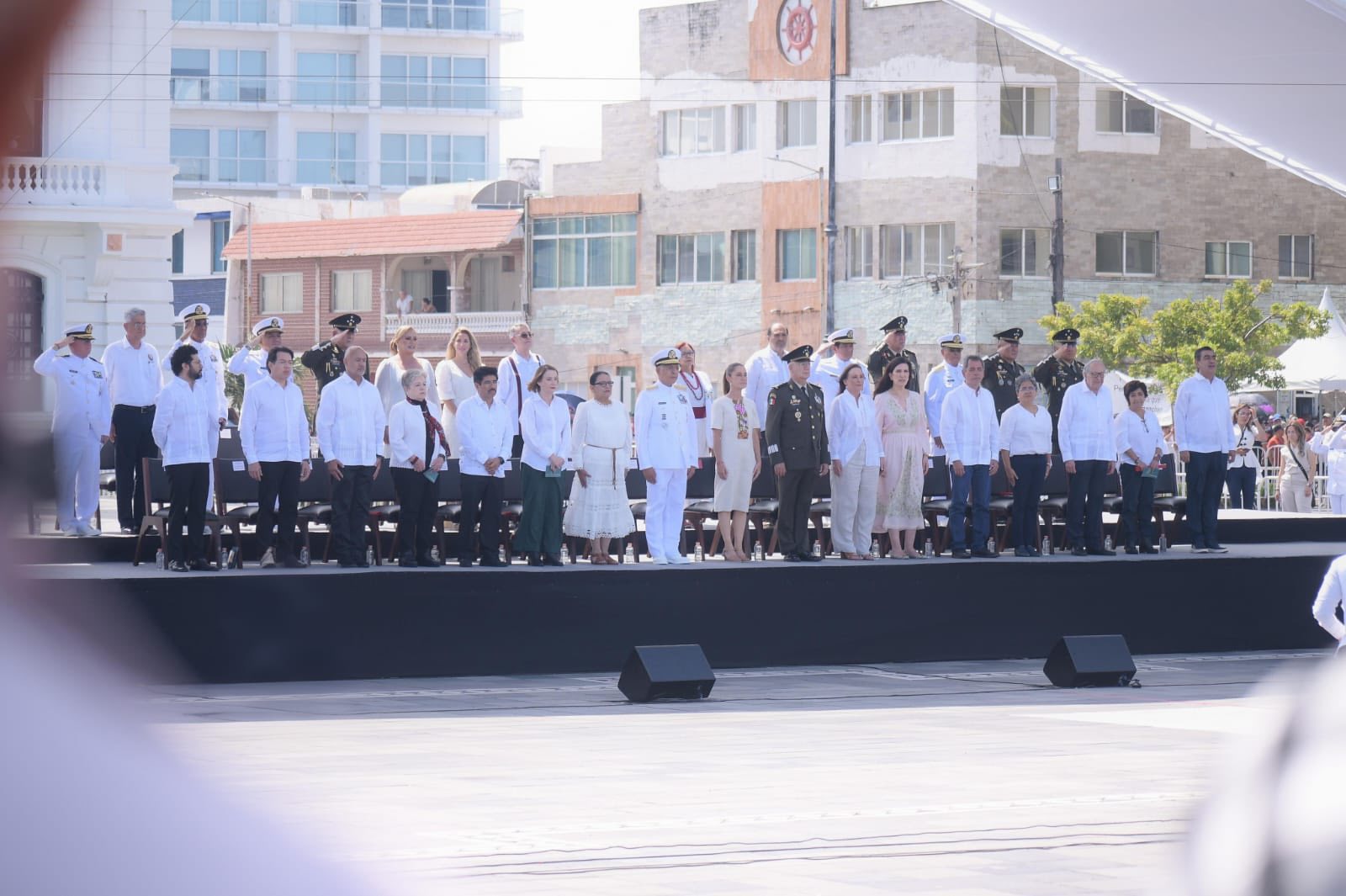 FISCAL GENERAL ASISTE A CEREMONIA Y DESFILE NAVAL CONMEMORATIVO POR EL 204 ANIVERSARIO DE LA ARMADA DE MÉXICO Y EL 201 ANIVERSARIO DE LA CONSTITUCIÓN FEDERAL DE 1824