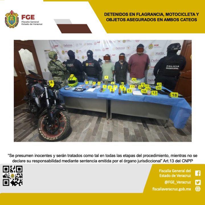 TRES PERSONAS DETENIDAS, MOTOCICLETA Y OBJETOS ASEGURADOS EN OPERATIVOS DE CATEO CON FUERZAS FEDERALES, ESTATALES Y MUNICIPALES EN TLAPACOYAN