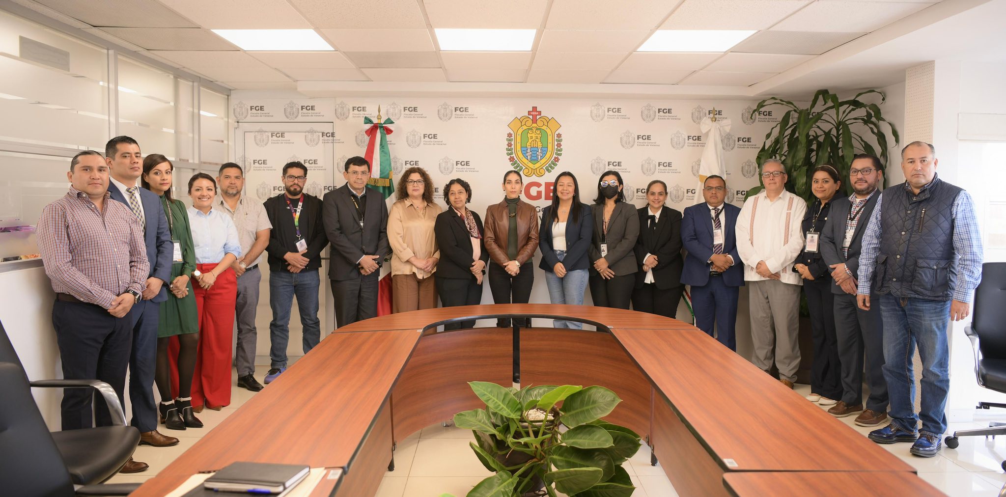 FISCAL GENERAL SOSTIENE REUNIÓN DE TRABAJO CON FISCALES REGIONALES Y MANDOS OPERATIVOS