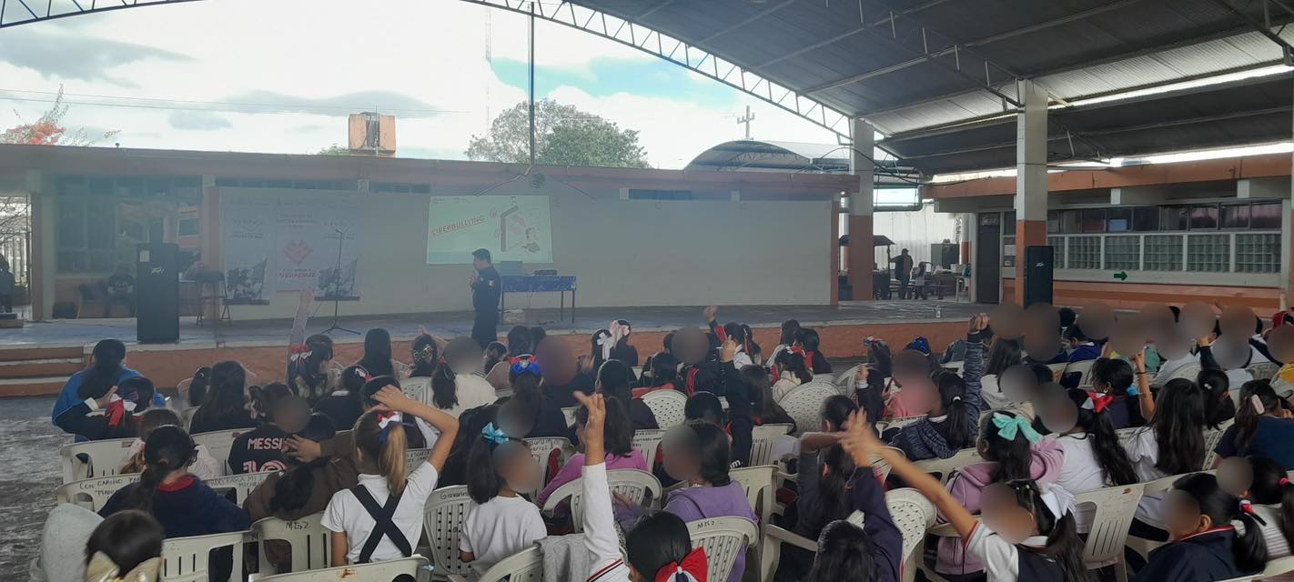 UECS imparte plática relacionada al Engaño Telefónico y Extorsión