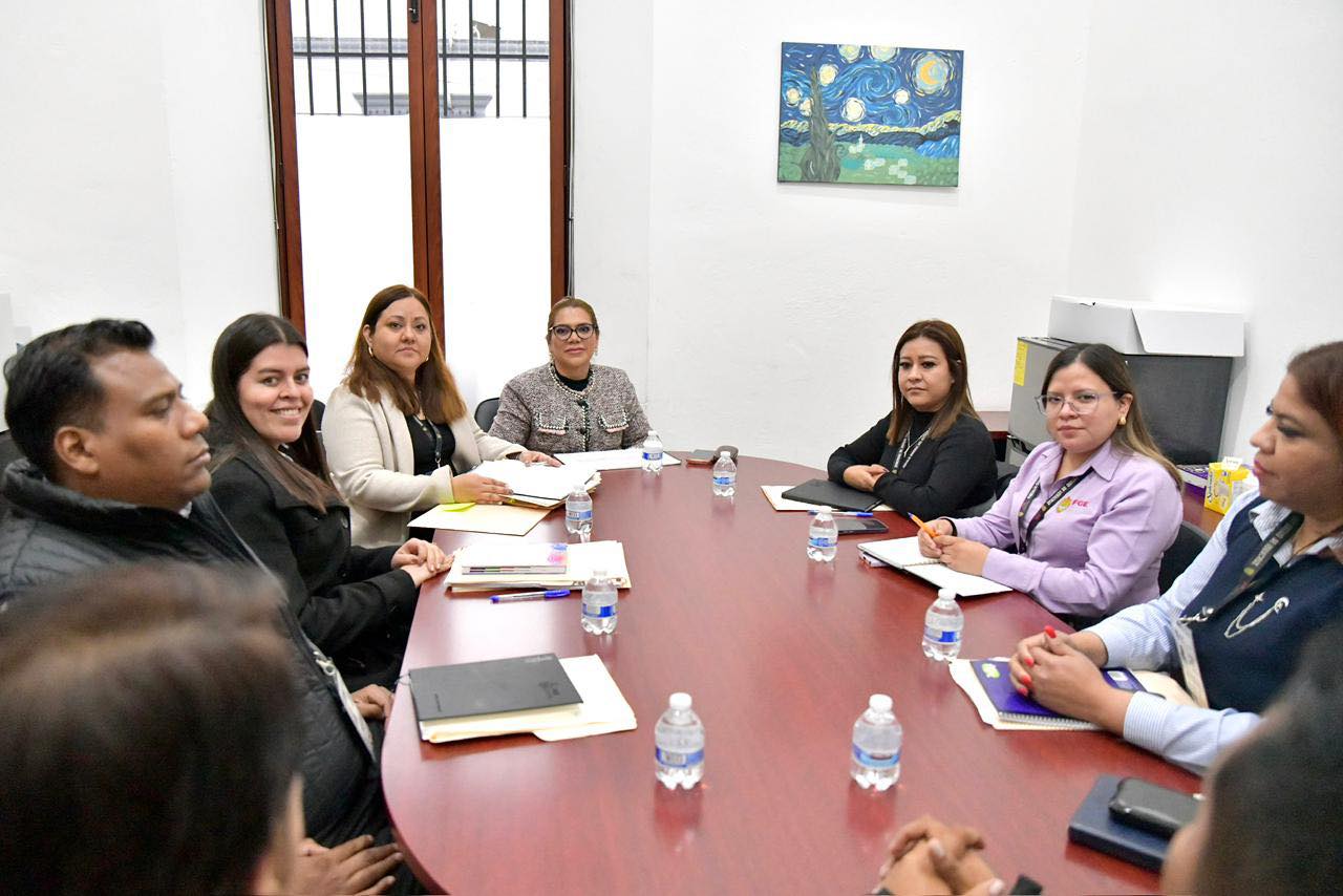 Fiscal General realiza gira de trabajo en la Fiscalía Regional de Córdoba