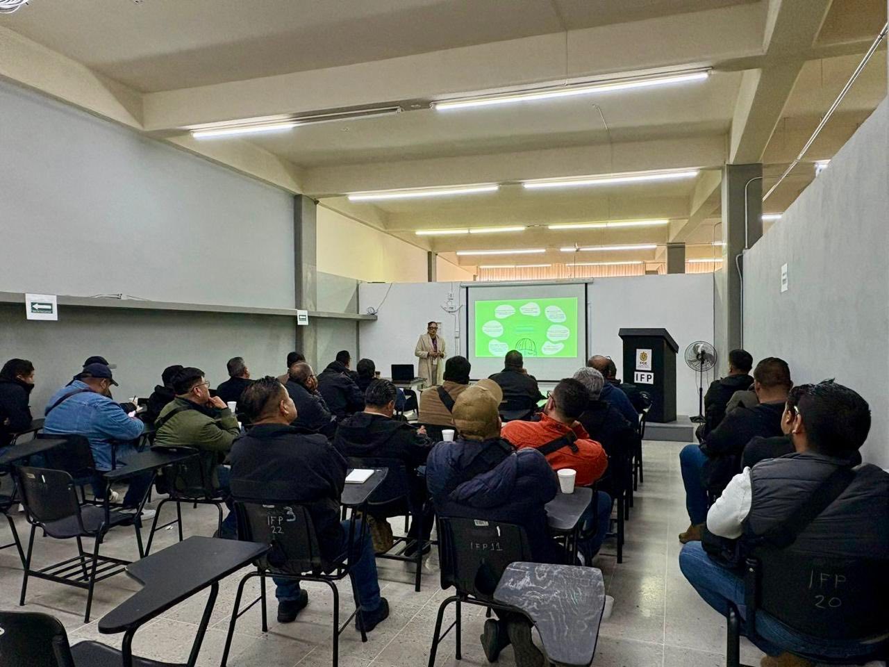 FGE imparte curso denominado “Herramientas de Gestión Emocional en el Ambiente Laboral”