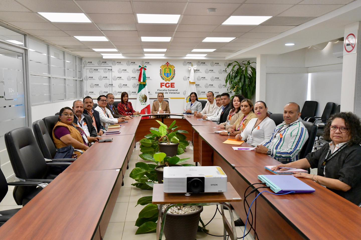 𝗜𝗺𝗽𝘂𝗹𝘀𝗮 𝗙𝗶𝘀𝗰𝗮𝗹𝗶́𝗮 𝗱𝗲 𝗩𝗲𝗿𝗮𝗰𝗿𝘂𝘇 𝗮𝘁𝗲𝗻𝗰𝗶𝗼́𝗻 𝗰𝗼𝗻 𝗲𝗻𝗳𝗼𝗾𝘂𝗲 𝗶𝗻𝘁𝗲𝗿𝗰𝘂𝗹𝘁𝘂𝗿𝗮𝗹 𝗲𝗻 𝗰𝗼𝗺𝘂𝗻𝗶𝗱𝗮𝗱𝗲𝘀 𝗶𝗻𝗱𝗶́𝗴𝗲𝗻𝗮𝘀