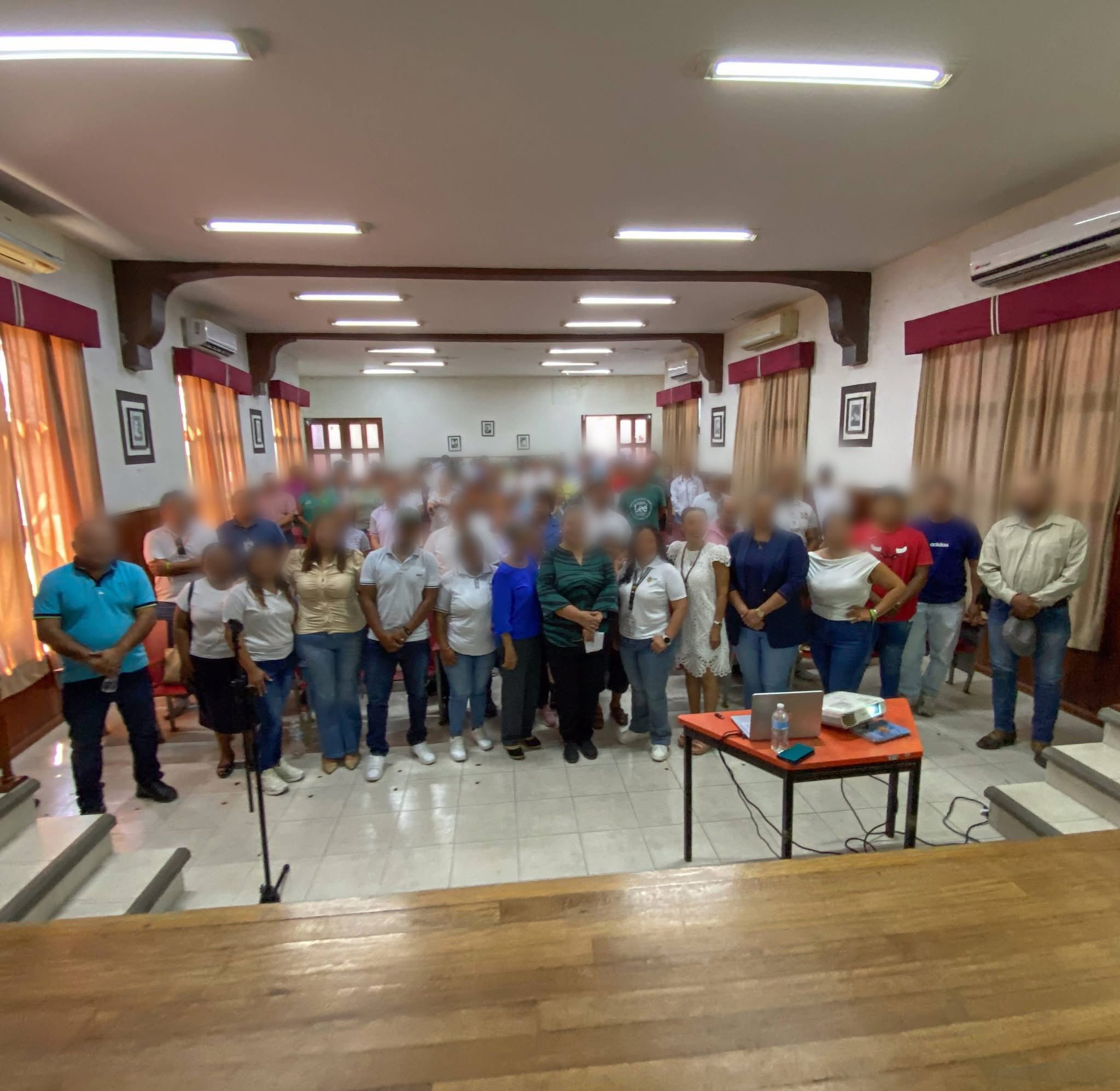 𝗥𝗲𝗳𝘂𝗲𝗿𝘇𝗮 𝗙𝗚𝗘 𝗩𝗲𝗿𝗮𝗰𝗿𝘂𝘇 𝗰𝘂𝗹𝘁𝘂𝗿𝗮 𝗱𝗲 𝗿𝗲𝘀𝗽𝗲𝘁𝗼 𝘆 𝗽𝗿𝗲𝘃𝗲𝗻𝗰𝗶𝗼́𝗻 𝗱𝗲 𝗹𝗮 𝘃𝗶𝗼𝗹𝗲𝗻𝗰𝗶𝗮 𝗲𝗻 𝗶𝗻𝘀𝘁𝗶𝘁𝘂𝗰𝗶𝗼𝗻𝗲𝘀 𝗽𝘂́𝗯𝗹𝗶𝗰𝗮𝘀