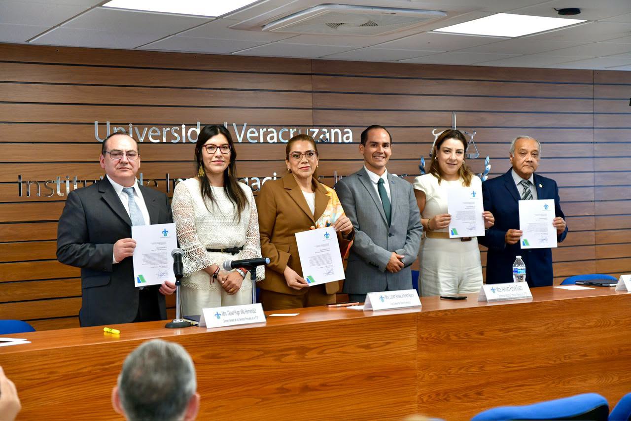 𝗗𝗲𝘀𝘁𝗮𝗰𝗮 𝗙𝗶𝘀𝗰𝗮𝗹 𝗚𝗲𝗻𝗲𝗿𝗮𝗹 𝗱𝗲 𝗩𝗲𝗿𝗮𝗰𝗿𝘂𝘇 𝗳𝗼𝗿𝘁𝗮𝗹𝗲𝗰𝗶𝗺𝗶𝗲𝗻𝘁𝗼 𝗱𝗲 𝗹𝗼𝘀 𝘀𝗲𝗿𝘃𝗶𝗰𝗶𝗼𝘀 𝗽𝗲𝗿𝗶𝗰𝗶𝗮𝗹𝗲𝘀 𝘆 𝗺𝗼𝗱𝗲𝗿𝗻𝗶𝘇𝗮𝗰𝗶𝗼́𝗻 𝗶𝗻𝘀𝘁𝗶𝘁𝘂𝗰𝗶𝗼𝗻𝗮𝗹 𝗲𝗻 𝗳𝗼𝗿𝗼 𝗱𝗲 𝗹𝗮 𝗨𝗩 𝘀𝗼𝗯𝗿𝗲 𝗷𝘂𝘀𝘁𝗶𝗰𝗶𝗮 𝗽𝗲𝗻𝗮𝗹