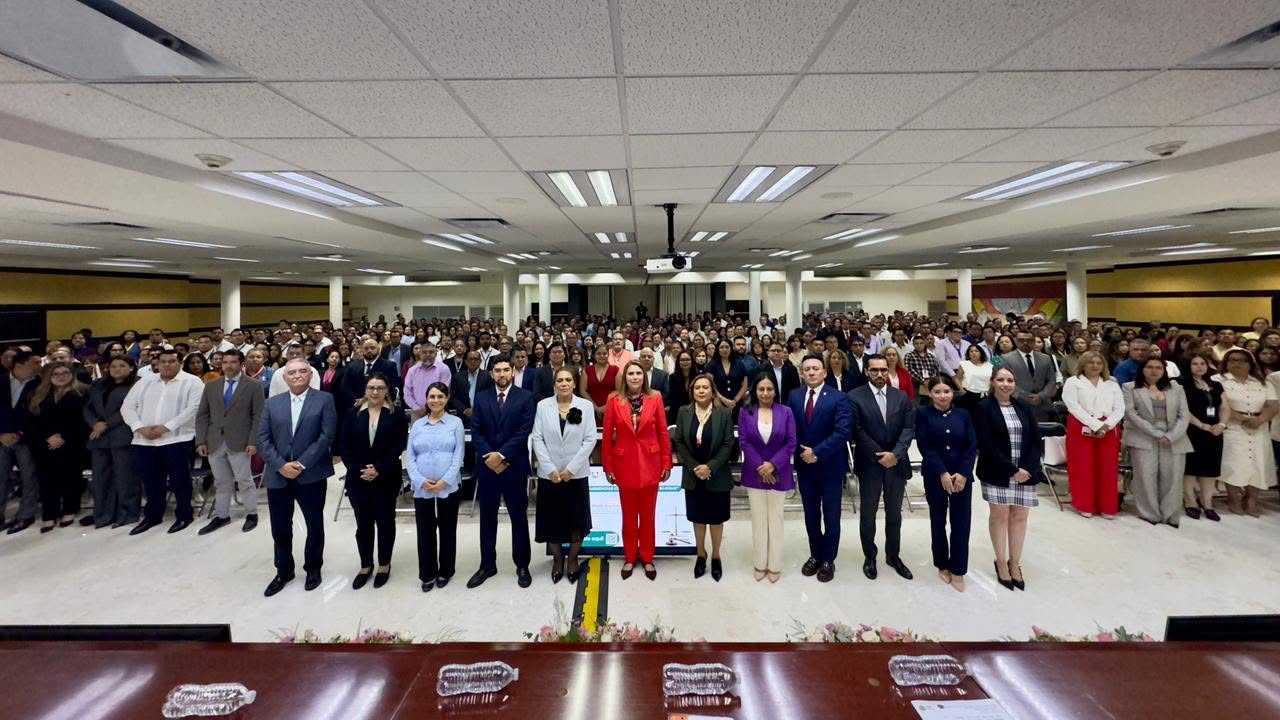 𝗙𝗶𝘀𝗰𝗮𝗹𝗶́𝗮 𝘆 𝗣𝗼𝗱𝗲𝗿 𝗝𝘂𝗱𝗶𝗰𝗶𝗮𝗹 𝗱𝗲 𝗩𝗲𝗿𝗮𝗰𝗿𝘂𝘇 𝗶𝗺𝗽𝘂𝗹𝘀𝗮𝗻 𝗵𝗶𝘀𝘁𝗼́𝗿𝗶𝗰𝗮 𝗷𝗼𝗿𝗻𝗮𝗱𝗮 𝗱𝗲 𝗰𝗮𝗽𝗮𝗰𝗶𝘁𝗮𝗰𝗶𝗼́𝗻 𝗮 𝗷𝘂𝗲𝗰𝗲𝘀 𝘆 𝗳𝗶𝘀𝗰𝗮𝗹𝗲𝘀 𝗽𝗮𝗿𝗮 𝗼𝗽𝘁𝗶𝗺𝗶𝘇𝗮𝗿 𝗲𝗹 𝗱𝗲𝘀𝗮𝗿𝗿𝗼𝗹𝗹𝗼 𝗱𝗲 𝗮𝘂𝗱𝗶𝗲𝗻𝗰𝗶𝗮𝘀 𝗽𝗲𝗻𝗮𝗹𝗲𝘀