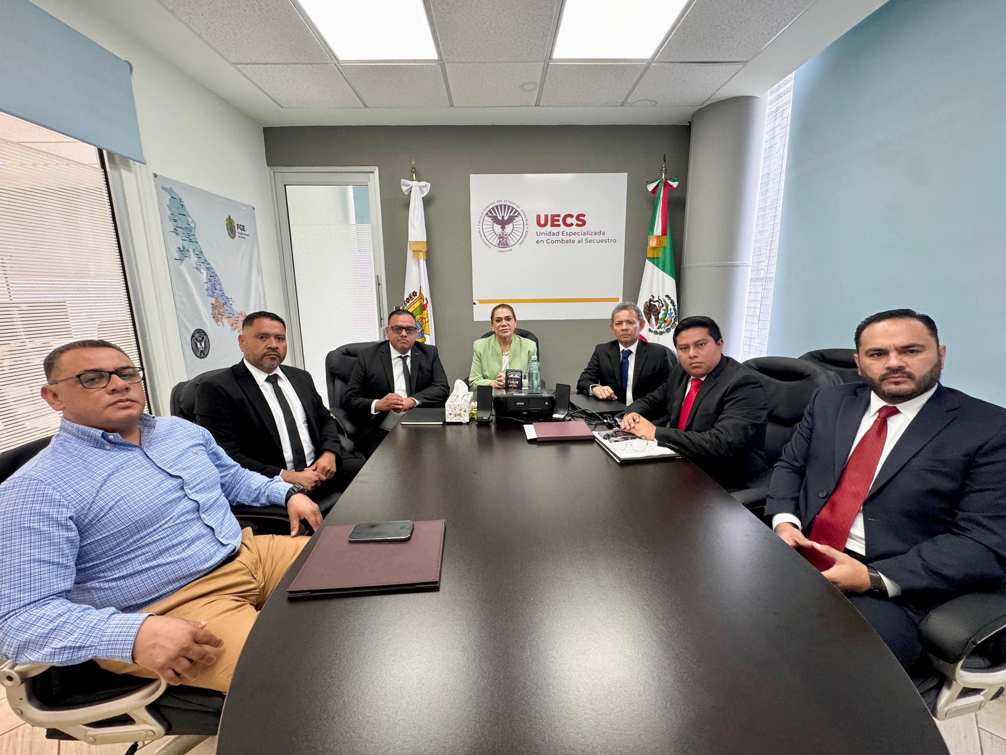 𝗙𝗶𝘀𝗰𝗮𝗹 𝗚𝗲𝗻𝗲𝗿𝗮𝗹 𝗲𝗻𝗰𝗮𝗯𝗲𝘇𝗮 𝗿𝗲𝘂𝗻𝗶𝗼́𝗻 𝗱𝗲 𝘁𝗿𝗮𝗯𝗮𝗷𝗼 𝗲𝗻 𝗹𝗮 𝗨𝗘𝗖𝗦; 𝗳𝗼𝗿𝘁𝗮𝗹𝗲𝗰𝗲 𝗰𝗼𝗼𝗿𝗱𝗶𝗻𝗮𝗰𝗶𝗼́𝗻 𝗶𝗻𝘁𝗲𝗿𝗻𝗮 𝗽𝗮𝗿𝗮 𝗲𝗹 𝗰𝗼𝗺𝗯𝗮𝘁𝗲 𝗮 𝗱𝗲𝗹𝗶𝘁𝗼𝘀 𝗱𝗲 𝗮𝗹𝘁𝗼 𝗶𝗺𝗽𝗮𝗰𝘁𝗼