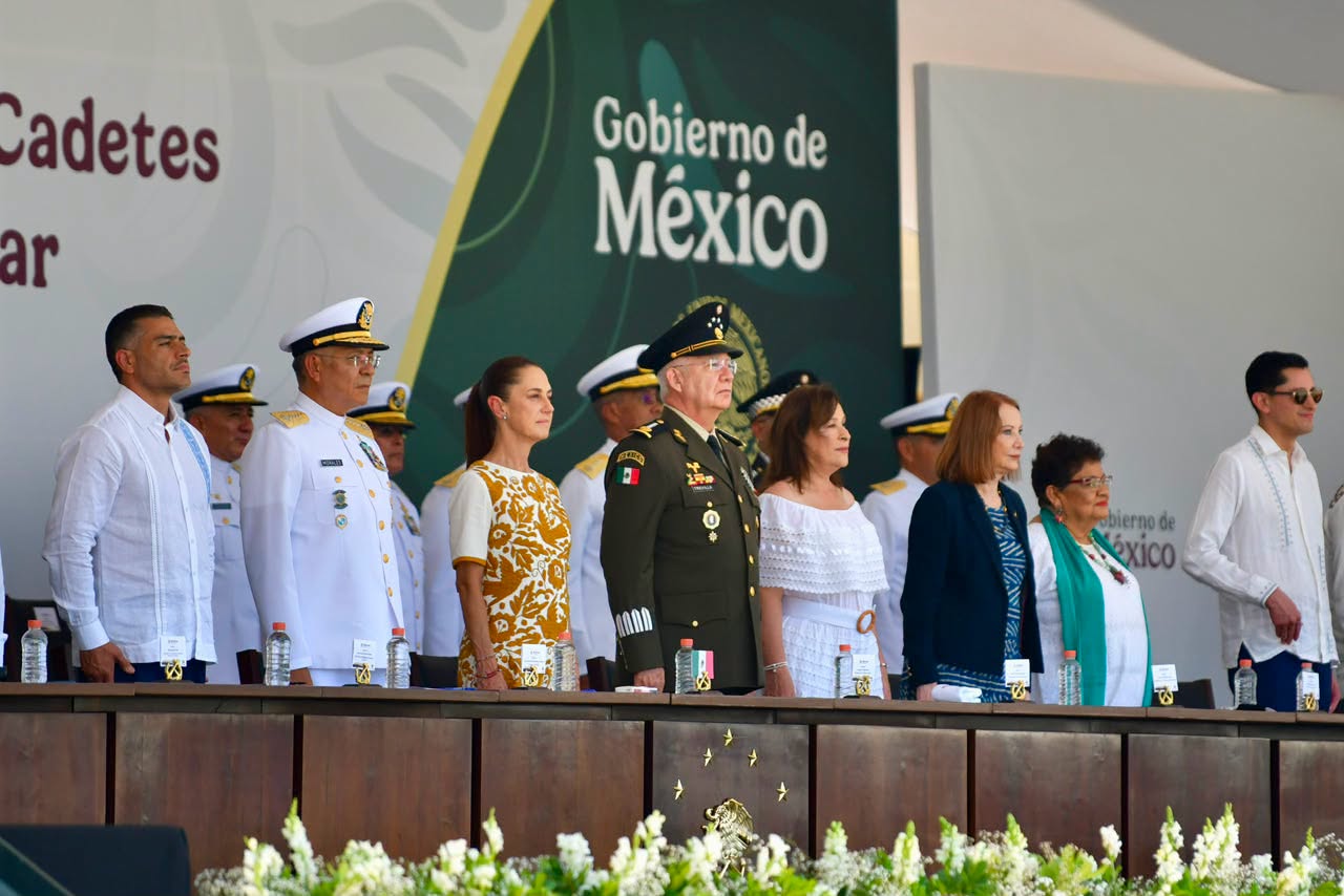 𝗘𝗻 𝗔𝗻𝘁𝗼́𝗻 𝗟𝗶𝘇𝗮𝗿𝗱𝗼, 𝗙𝗶𝘀𝗰𝗮𝗹 𝗚𝗲𝗻𝗲𝗿𝗮𝗹 𝗮𝘀𝗶𝘀𝘁𝗲 𝗮 𝗹𝗮 𝗰𝗲𝗿𝗲𝗺𝗼𝗻𝗶𝗮 𝗱𝗲 𝗴𝗿𝗮𝗱𝘂𝗮𝗰𝗶𝗼́𝗻 𝗱𝗲 𝗹𝗮 𝗚𝗲𝗻𝗲𝗿𝗮𝗰𝗶𝗼́𝗻 𝟮𝟬𝟮𝟮–𝟮𝟬𝟮𝟲 𝗱𝗲 𝗹𝗮 𝗛𝗲𝗿𝗼𝗶𝗰𝗮 𝗘𝘀𝗰𝘂𝗲𝗹𝗮 𝗡𝗮𝘃𝗮𝗹 𝗠𝗶𝗹𝗶𝘁𝗮𝗿