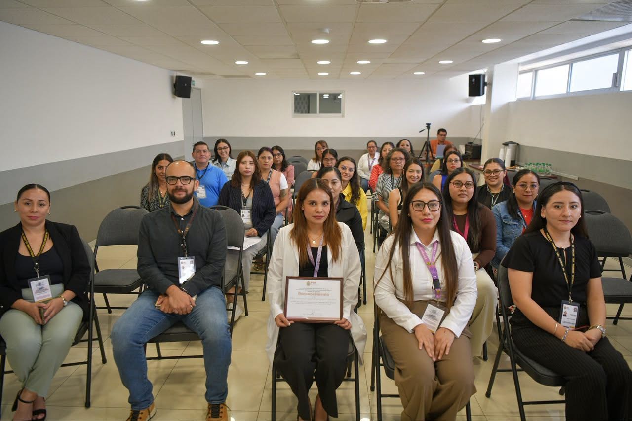 𝗖𝗼𝗻 𝘁𝗮𝗹𝗹𝗲𝗿 𝗲𝘀𝗽𝗲𝗰𝗶𝗮𝗹𝗶𝘇𝗮𝗱𝗼, 𝘀𝗲 𝗰𝗼𝗻𝘀𝗼𝗹𝗶𝗱𝗮 𝗹𝗮 𝗰𝘂𝗹𝘁𝘂𝗿𝗮 𝗶𝗻𝘀𝘁𝗶𝘁𝘂𝗰𝗶𝗼𝗻𝗮𝗹 𝗲𝗻 𝗳𝗮𝘃𝗼𝗿 𝗱𝗲 𝗹𝗮 𝗹𝗮𝗰𝘁𝗮𝗻𝗰𝗶𝗮 𝗺𝗮𝘁𝗲𝗿𝗻𝗮