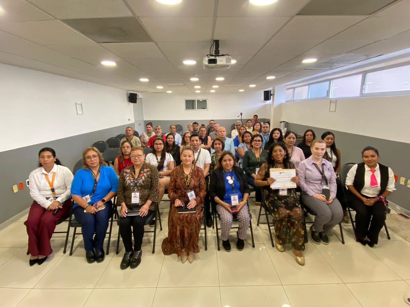 𝗖𝗼𝗻 𝗰𝗮𝗽𝗮𝗰𝗶𝘁𝗮𝗰𝗶𝗼́𝗻 𝗽𝗲𝗿𝗺𝗮𝗻𝗲𝗻𝘁𝗲, 𝗩𝗲𝗿𝗮𝗰𝗿𝘂𝘇 𝗳𝗼𝗿𝘁𝗮𝗹𝗲𝗰𝗲 𝗹𝗮 𝗽𝗿𝗼𝘁𝗲𝗰𝗰𝗶𝗼́𝗻 𝗱𝗲 𝗹𝗼𝘀 𝗱𝗲𝗿𝗲𝗰𝗵𝗼𝘀 𝗱𝗲 𝗹𝗮𝘀 𝗽𝗲𝗿𝘀𝗼𝗻𝗮𝘀 𝗺𝗮𝘆𝗼𝗿𝗲𝘀