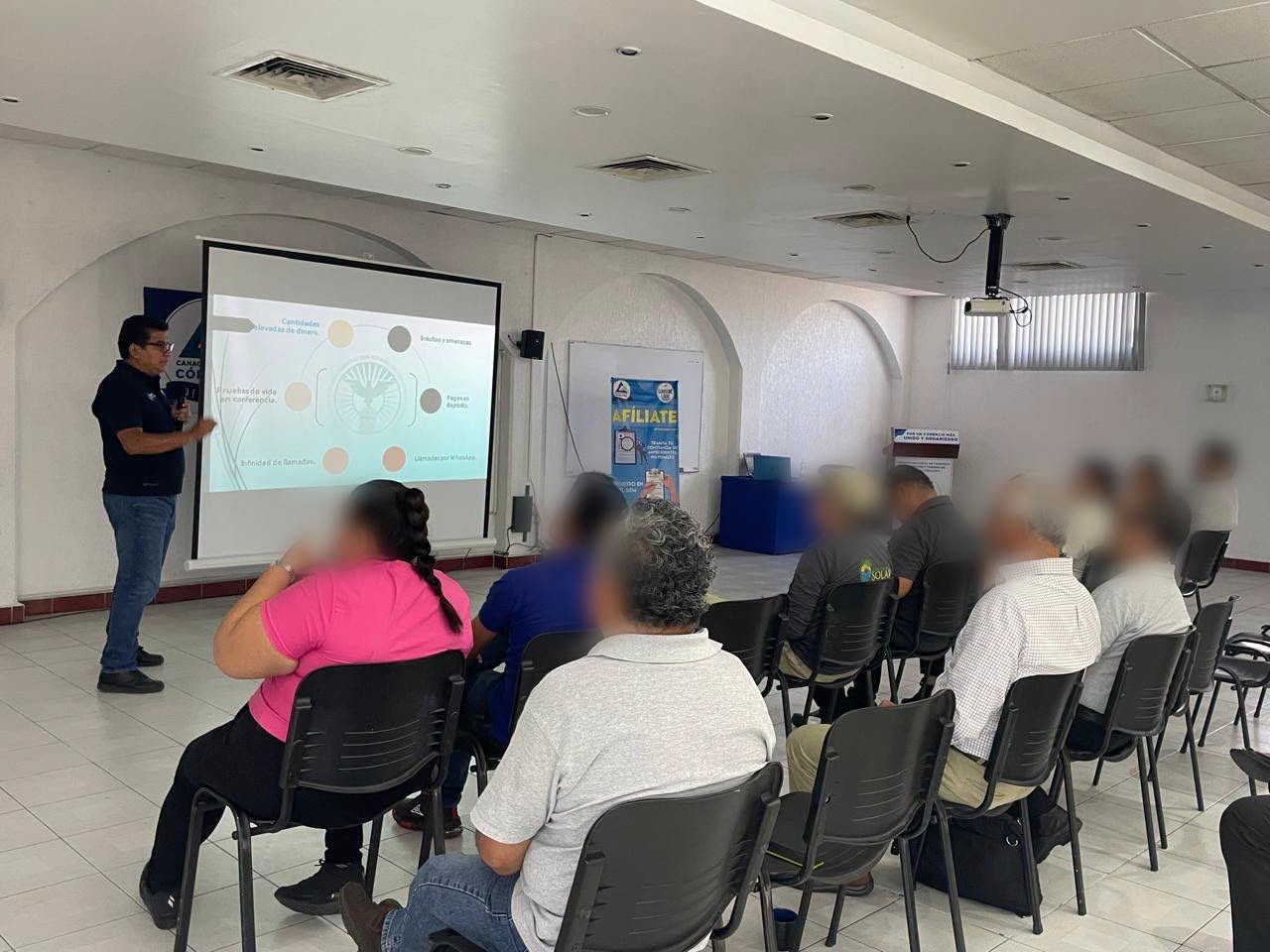 𝗨𝗘𝗖𝗦 𝗶𝗺𝗽𝘂𝗹𝘀𝗮 𝗰𝘂𝗹𝘁𝘂𝗿𝗮 𝗱𝗲 𝗽𝗿𝗲𝘃𝗲𝗻𝗰𝗶𝗼́𝗻 𝗰𝗼𝗻𝘁𝗿𝗮 𝗹𝗮 𝗲𝘅𝘁𝗼𝗿𝘀𝗶𝗼́𝗻 𝘆 𝗲𝗹 𝗲𝗻𝗴𝗮𝗻̃𝗼 𝘁𝗲𝗹𝗲𝗳𝗼́𝗻𝗶𝗰𝗼 𝗲𝗻𝘁𝗿𝗲 𝘀𝗲𝗿𝘃𝗶𝗱𝗼𝗿𝗲𝘀 𝗽𝘂́𝗯𝗹𝗶𝗰𝗼𝘀, 𝗲𝘀𝘁𝘂𝗱𝗶𝗮𝗻𝘁𝗲𝘀 𝘆 𝗰𝗼𝗺𝗲𝗿𝗰𝗶𝗮𝗻𝘁𝗲𝘀