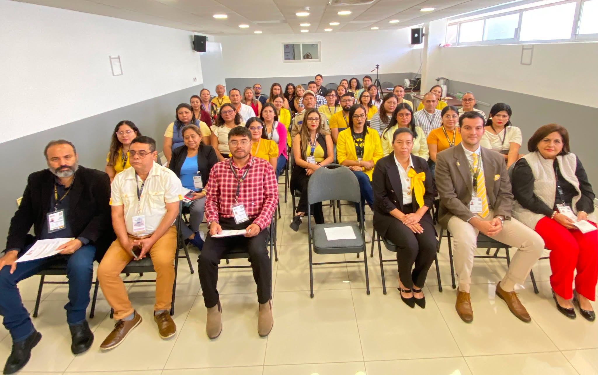 𝗙𝗼𝗿𝘁𝗮𝗹𝗲𝗰𝗲 𝗙𝗚𝗘 𝗹𝗮 𝗮𝘁𝗲𝗻𝗰𝗶𝗼́𝗻 𝗮 𝗽𝘂𝗲𝗯𝗹𝗼𝘀 𝗶𝗻𝗱𝗶́𝗴𝗲𝗻𝗮𝘀 𝗺𝗲𝗱𝗶𝗮𝗻𝘁𝗲 𝗰𝗮𝗽𝗮𝗰𝗶𝘁𝗮𝗰𝗶𝗼́𝗻 𝗲𝗻 𝗶𝗻𝘁𝗲𝗿𝗰𝘂𝗹𝘁𝘂𝗿𝗮𝗹𝗶𝗱𝗮𝗱 𝘆 𝗽𝗲𝗿𝘀𝗽𝗲𝗰𝘁𝗶𝘃𝗮 𝗱𝗲 𝗴𝗲́𝗻𝗲𝗿𝗼